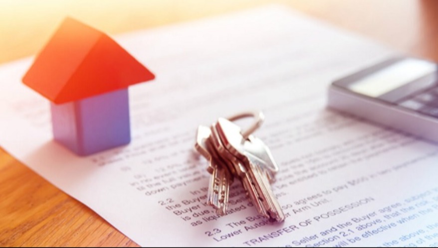 Decisão analisa atraso na entrega de unidade imobiliária.